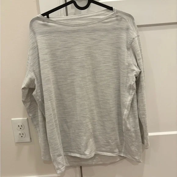 Lululemon Back in Action Long Sleeve - Picture 2 of 7